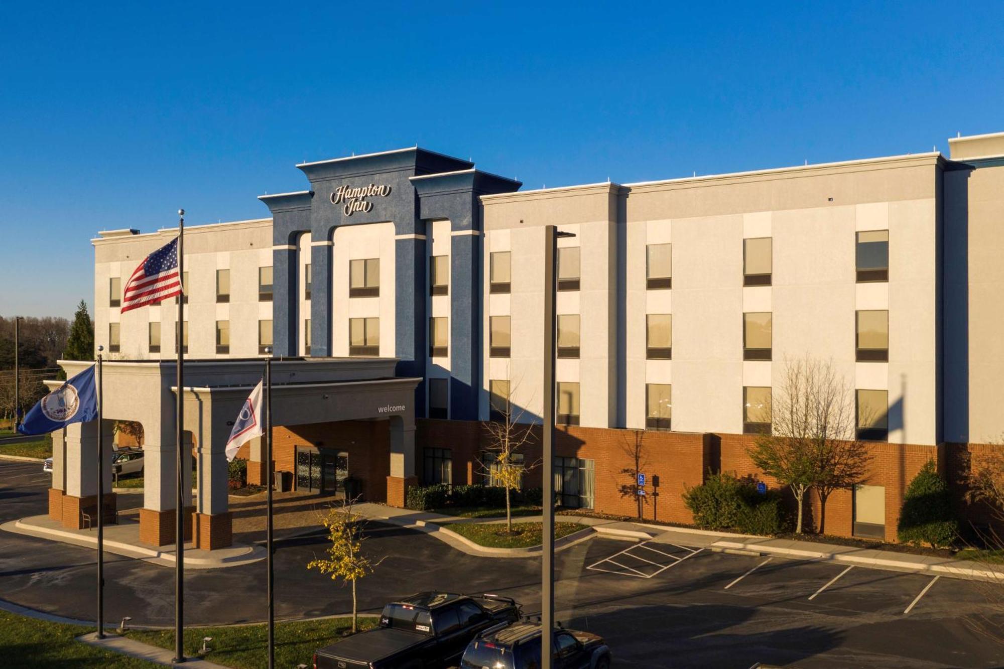 Hampton Inn Gretna - Smith Mountain Lake Exterior foto